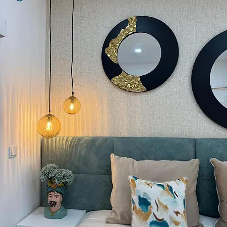 At Maries 4 Blue Nyaraló